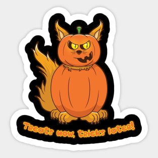 Halloween Mainecoon: Treats now, tricks later! Sticker